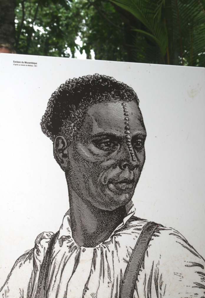 Portrait d'un esclave originaire du Mozambique, portant des scarifications rituelles.